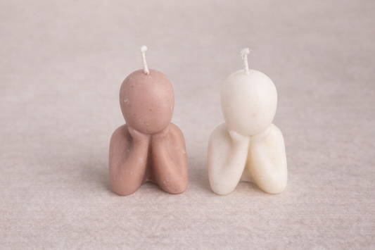 Bougie moulée (Petit bonhomme) – Caramel crémeux & Fleur de maquis